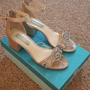 Betsy Johnson - Mel in Champagne